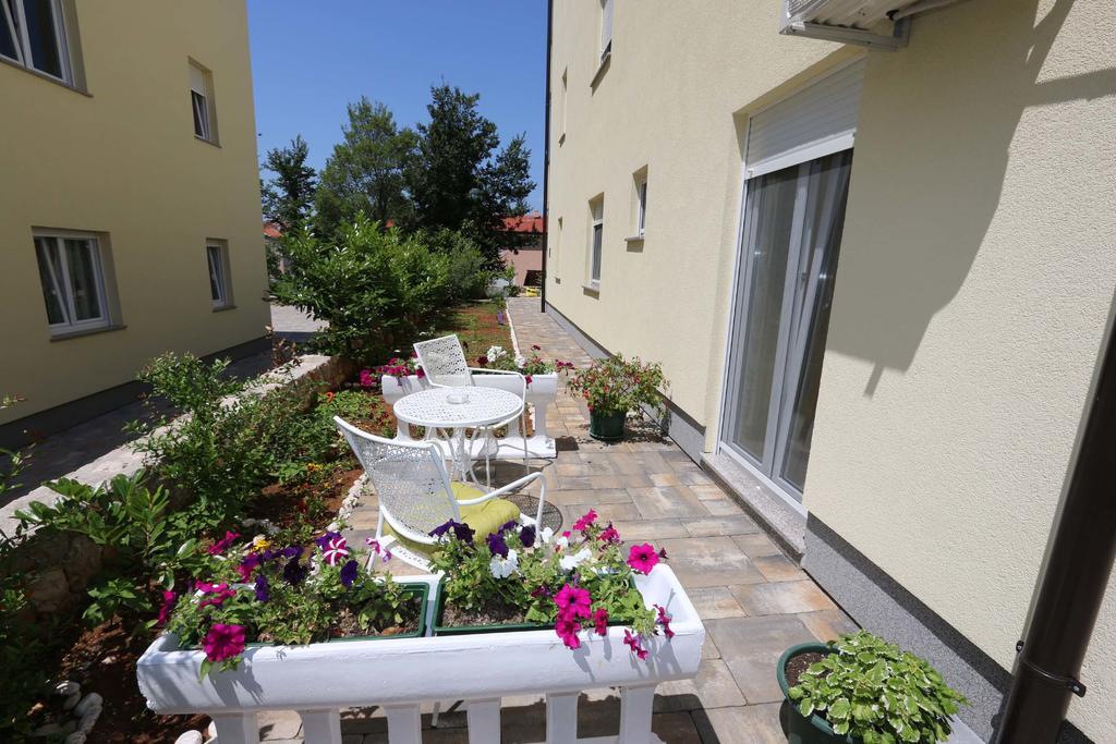 Apartments Bellator Šilo Extérieur photo