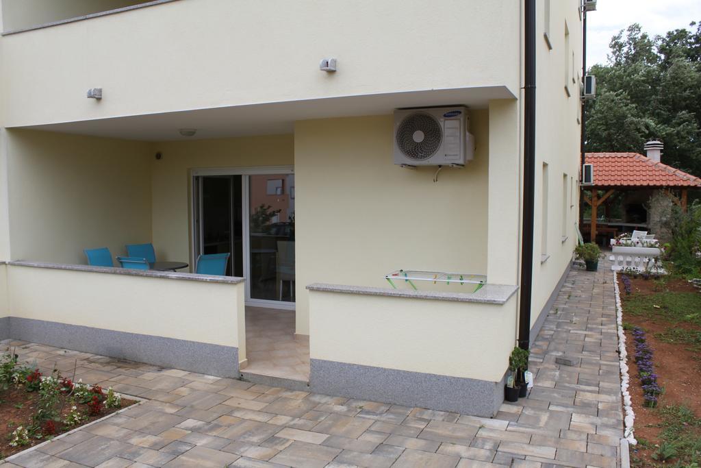 Apartments Bellator Šilo Extérieur photo